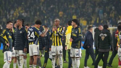 Fenerbahçe, Trendyol Süper Lig 14. haftasında Galatasaray ile 1-1 berabere