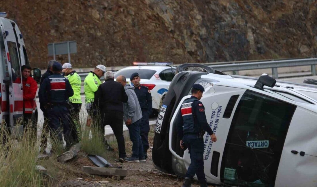 Fethiye–Ortaca seferini yapan minibüsün devrilmesi sonucu 7 kişi hafif yaralandı, olay yerinde incelemeler yapıldı. Fethiye–Ortaca seferini yapan minibüs, Yanıklar Mahallesi'nde kaygan yolda devrildi. Kaza