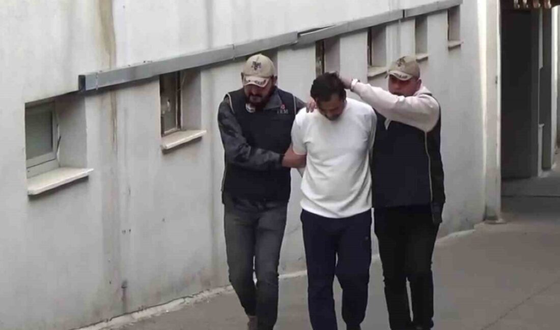 Adana'da, FETÖ/PDY'nin adliye yapılanmasında yer alan ve 6 yıl 3