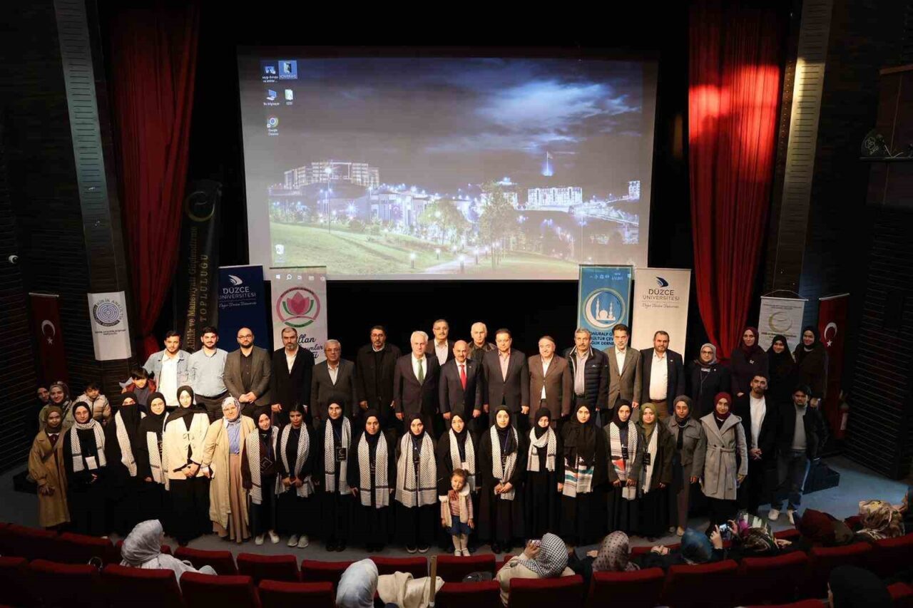 Düzce Üniversitesi'nde düzenlenen "Gazze Üzerine Düşünceler" konferansında, Filistin'deki insani kriz