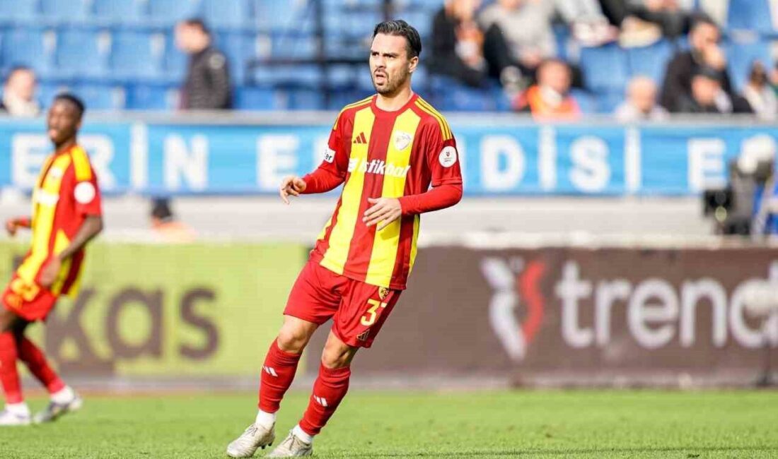 Kayserispor'un orta saha oyuncusu Furkan Soyalp, Eyüpspor maçında gördüğü sarı