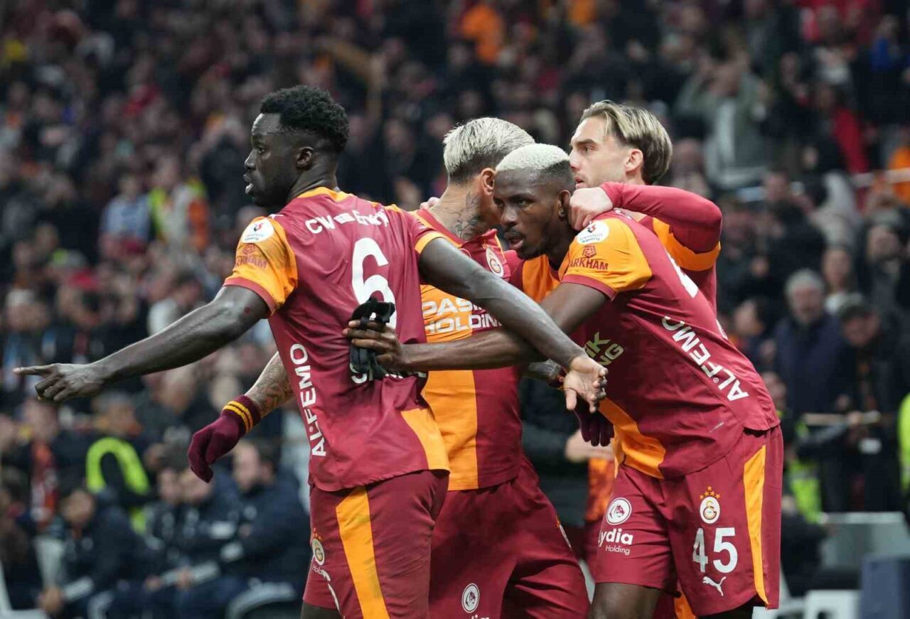 Galatasaray, Trendyol Süper Lig'in 15. haftasında Samsunspor’u 3-2 yenerek üst