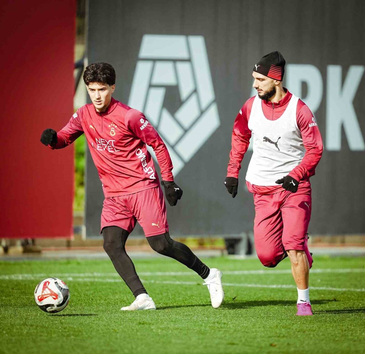 Galatasaray, Samsunspor ile oynayacağı Süper Lig maçı öncesi antrenmanlarına başladı.