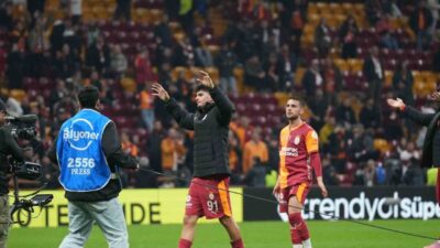 Galatasaray, Süper Lig'de Samsunspor'u 3-2 yenerken, genç futbolcu Arda Ünyay,