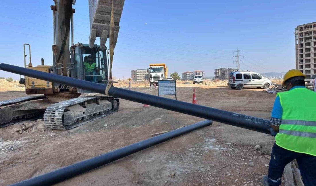 Gaziantep’te GASKİ, Güvenli İçmesuyu Altyapısı için Modern Yatırımlara Devam Ediyor Gaziantep Büyükşehir Belediyesi'ne bağlı GASKİ, Gazitepe ve Sarısalkım Mahalleleri'nde içmesuyu