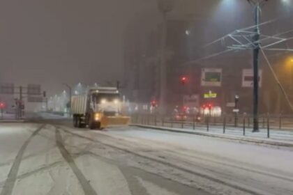Gaziantep Büyükşehir Belediyesi, kar yağışına karşı tüm ekipleriyle sahada görev yapıyor.
