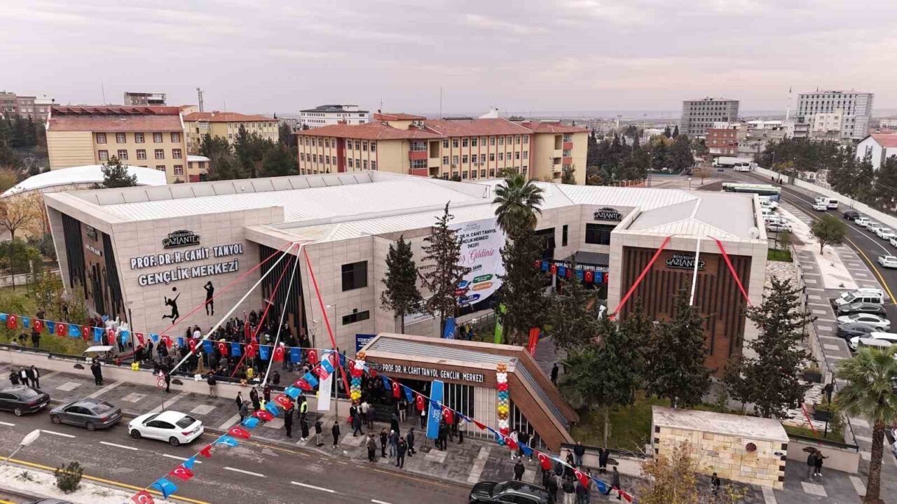 Gaziantep Büyükşehir Belediyesi, Nizip'te Prof. Dr. Hüseyin Cahit Tanyol Gençlik