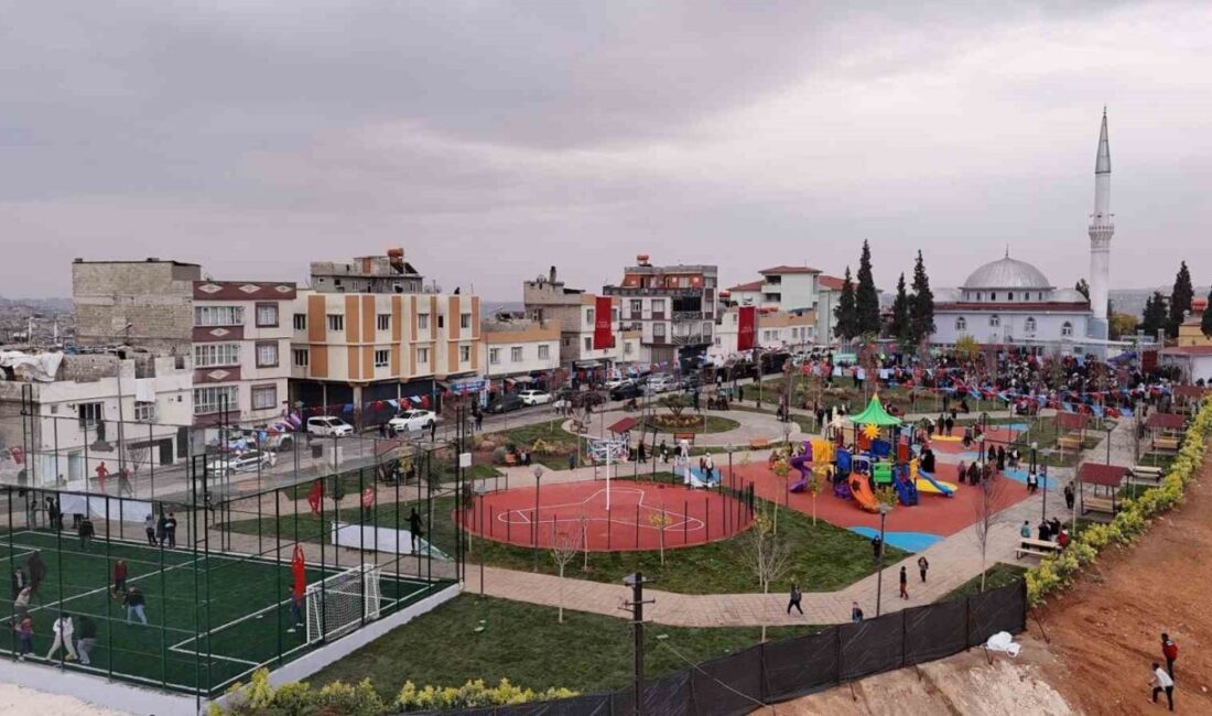 Gaziantep’te Yeni Hayat Projesi ile Mithat Paşa Parkı Törenle Hizmete Açıldı Gaziantep Büyükşehir Belediyesi ve Valiliği, "Hayat Projesi" kapsamında Hacıbaba Mahallesi'nde
