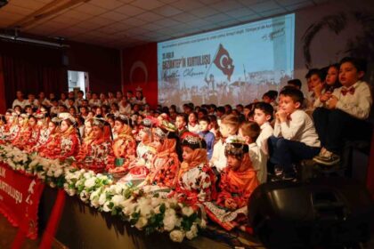 Gaziantep Kolej Vakfı Özel Okullarında 104. Kurtuluş Yıldönümü Etkinlikleri Duygu Dolu Anlara Ev Sahipliği Yaptı