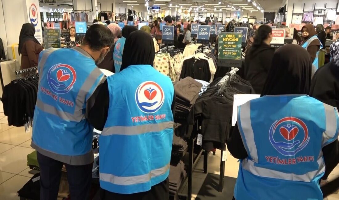 Yetimler Vakfı, Gaziantep’te 250 yetim çocuk için kışlık kıyafet yardımı gerçekleştirdi. Yetimler Vakfı, Gaziantep'te düzenlediği "Kışlık Giyim Projesi" ile 250 yetim