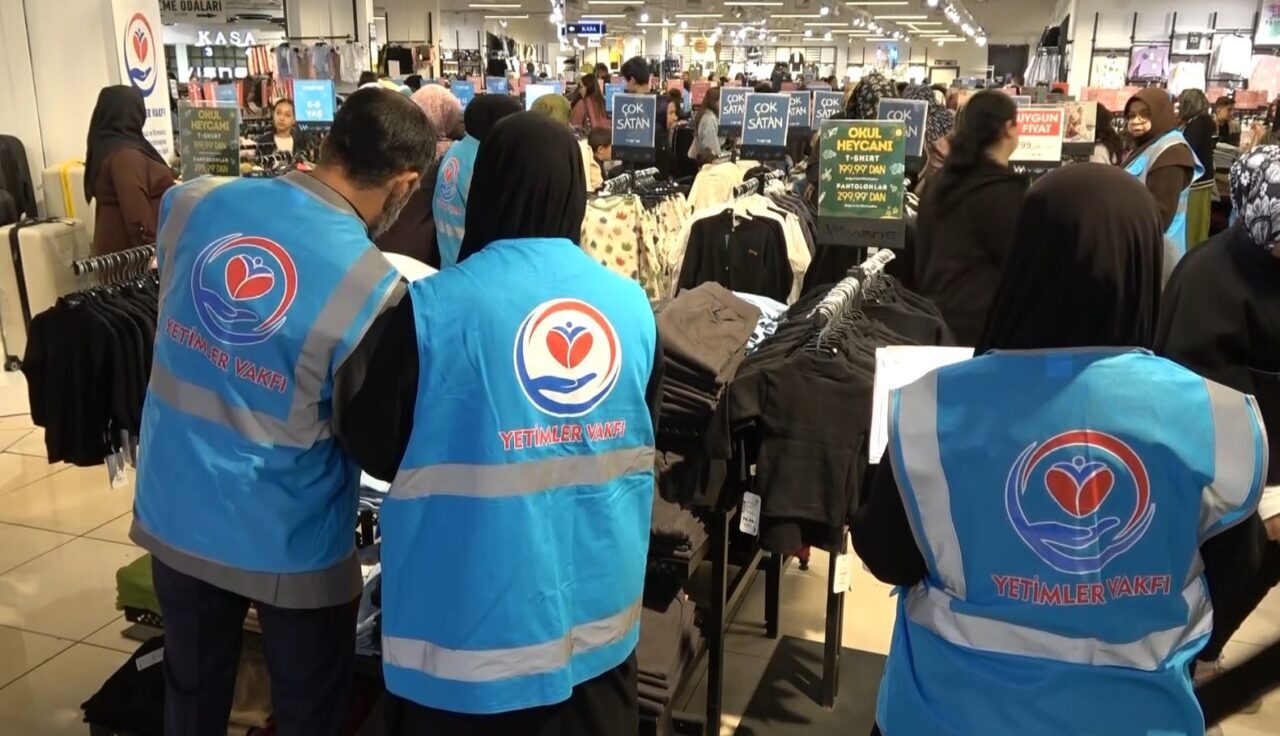 Yetimler Vakfı, Gaziantep'te düzenlediği "Kışlık Giyim Projesi" ile 250 yetim