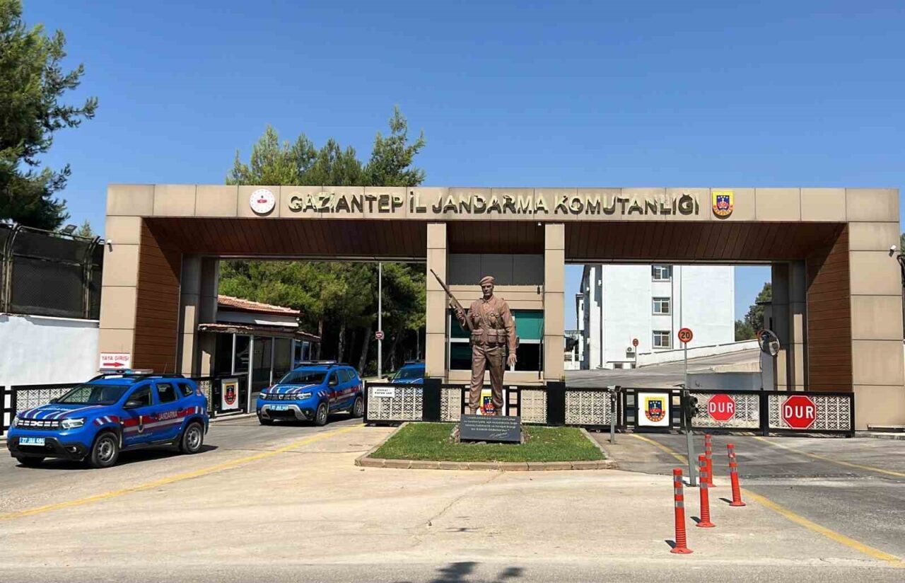 Gaziantep’te Kasım ayındaki jandarma operasyonlarında 2 bin 357 aranan şahıs yakalandı, 228 şüpheli tutuklandı.