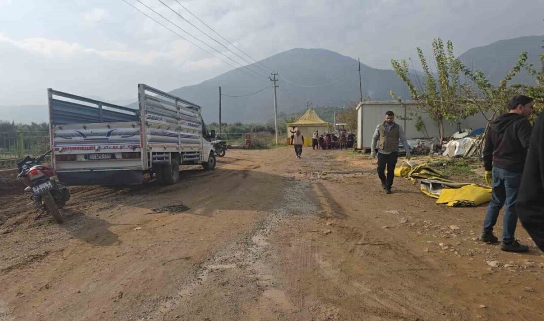 İslahiye’de Eşini Tüfekle Vuran Adam Gözaltına Alındı, 4 Çocuk Annesi Hayatını Kaybetti Gaziantep'in İslahiye ilçesinde, Ayşe Kaplan (40) tartıştığı eşi Osman Kaplan