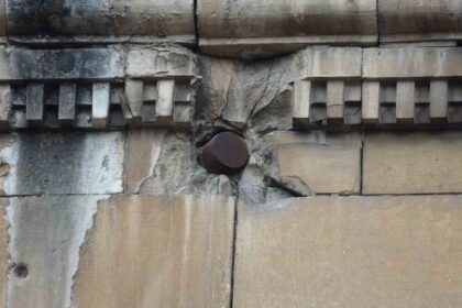 104 Yıldır Gaziantep’teki Evin Duvarında Duruyor: Fransızların Attığı Patlamamayan Top Mermisi