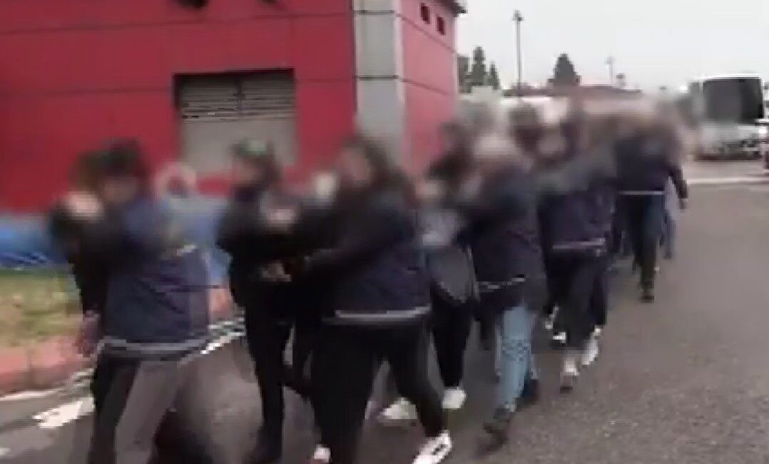 Gaziantep'te gerçekleştirilen fuhuş operasyonunda 21 kişi gözaltına alındı, bunlardan 14'ü