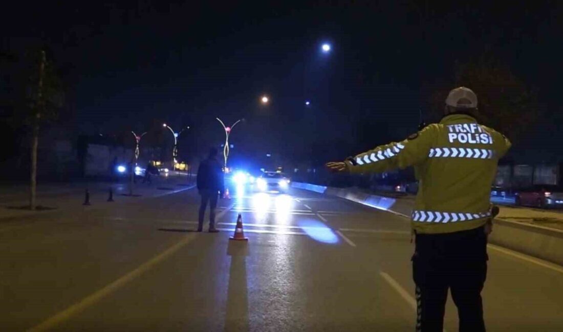 Gaziantep’te “Huzur 27” Uygulaması Kapsamında Aranan Şahıslar Ve Kaçak Silahlarla Uyuşturucu Maddeler Ele Geçirildi Gaziantep'te gerçekleştirilen "Huzur 27" uygulamasında, 13 bin 610 kişi sorgulandı