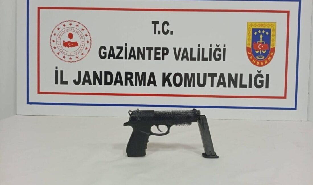 Gaziantep’te jandarma, son ayda 32 operasyonda 47 kişi gözaltına aldı.