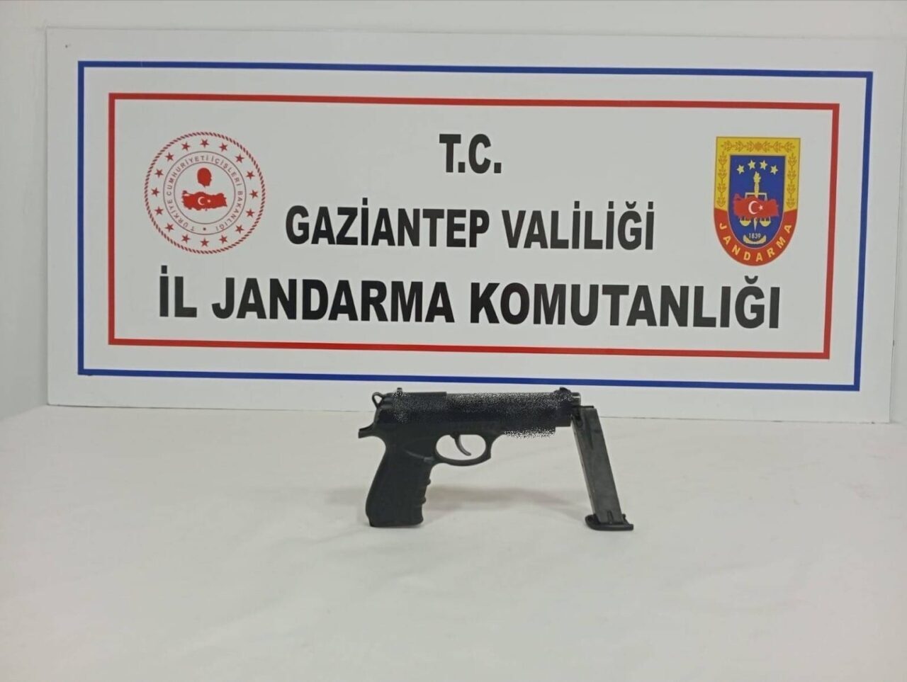 Gaziantep’te Jandarma Ekipleri Uyuşturucu ve Kaçakçılık Operasyonlarında 47 Şüpheliyi Gözaltına Aldı
