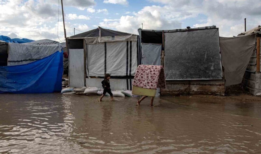 Gazze'de Byron Fırtınası'nın yol açtığı yıkımda 12 kişi yaşamını yitirdi.