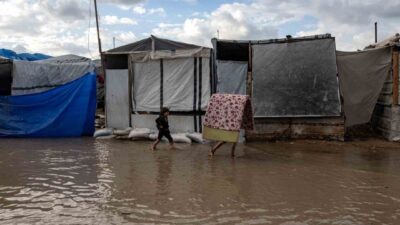 Gazze'de Byron Fırtınası'nın yol açtığı yıkımda 12 kişi yaşamını yitirdi.