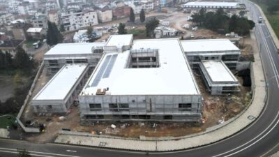 Kocaeli Büyükşehir Belediyesi, Gebze'de inşa edilen Engelsiz Yaşam Merkezi'nde çalışmalar