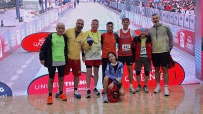 Gaziantep'te düzenlenen 7. Gazi Yarı Maratonu'nda Gebze Tempo Atletizm Takımı,