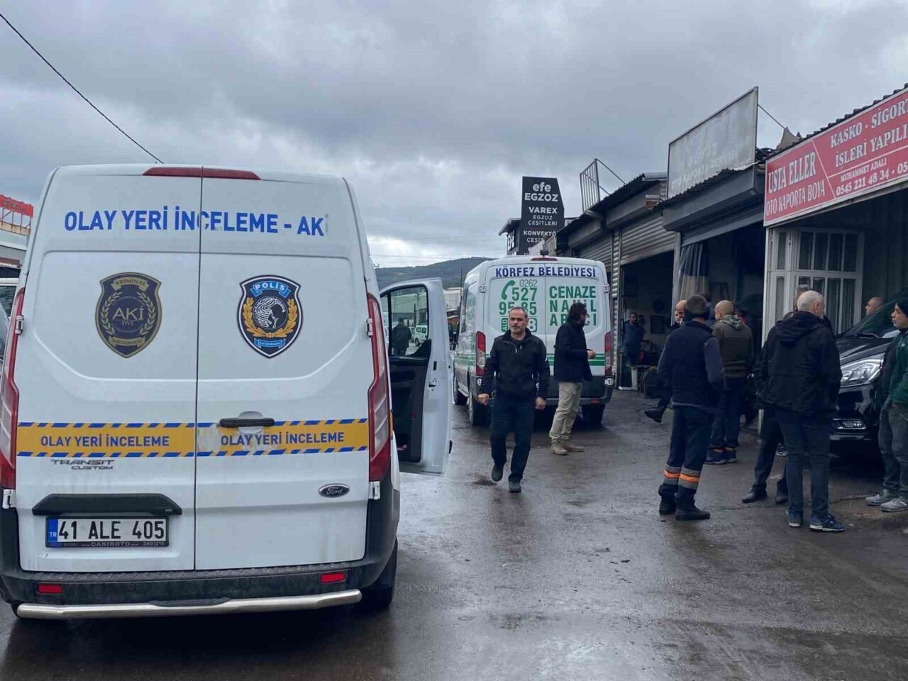 Kocaeli’de Arkadaşının İş Yerinde Ölü Bulunan Kişinin Soğukta Kaldığı Belirlendi Kocaeli'nin Körfez ilçesinde Hakan Varnalı (53), arkadaşının davetiyle iş yerinde