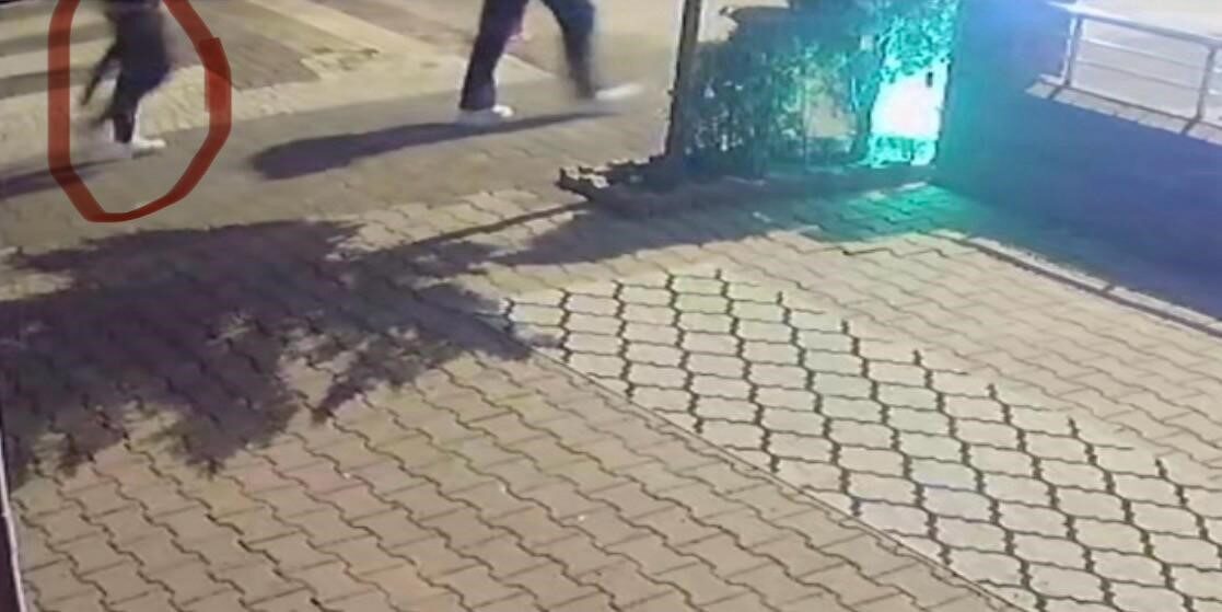 Kayseri'nin Talas ilçesinde iki kişi, bir çiğ köfte dükkanını pompalı