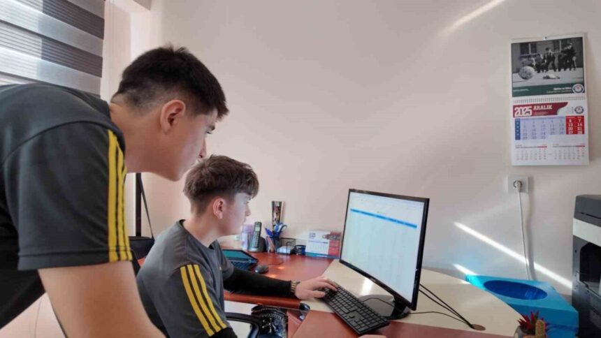 Gediz’de Meslek Lisesi Öğrencilerinden Yerli Personel Takip Sistemi Geliştirme Başarısı