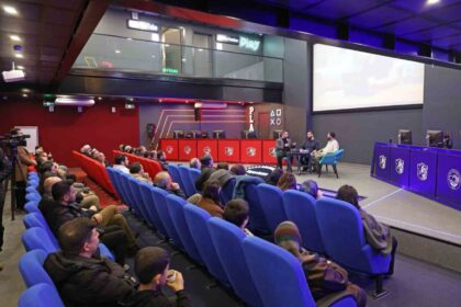 Talas Belediyesi E-Spor ve İnovasyon Merkezi, gençlerin geleceğini şekillendirmek üzere BAYKAR mühendisleriyle önemli bir etkinlik gerçekleştirdi.