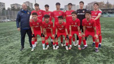 Kayseri derbisinde Talas Belediyespor ile Kayserispor karşılaştı ve maçı Kayserispor