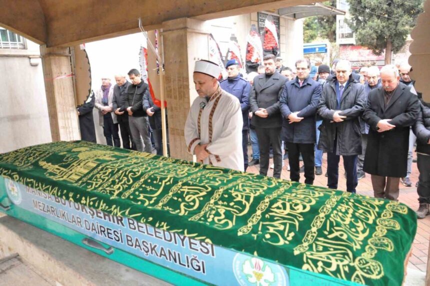 Manisa’da GEMA Başkanı Şener Kilimcigöldelioğlu, kalp krizi sonucu hayatını kaybetti.