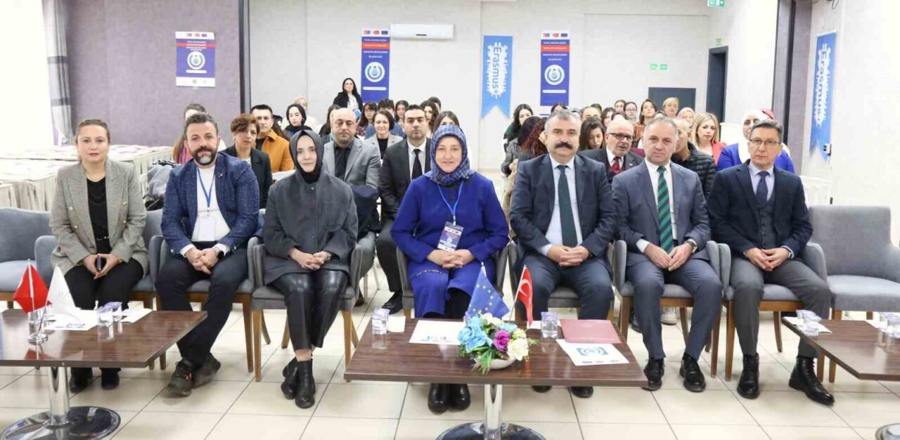 Eskişehir Aile ve Sosyal Hizmetler İl Müdürlüğü, genç kadınların dijital