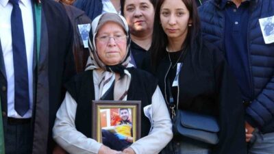 Antalya'da sigara isteme nedeniyle dört genç tarafından darp edilip çantası