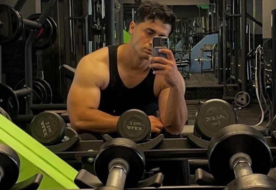 Aydın'ın Söke ilçesinde 29 yaşındaki sporcu Mehmet Dıvarcı, evinde ölü