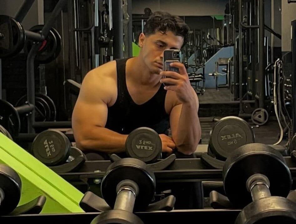 Aydın'ın Söke ilçesinde 29 yaşındaki sporcu Mehmet Dıvarcı, evinde ölü