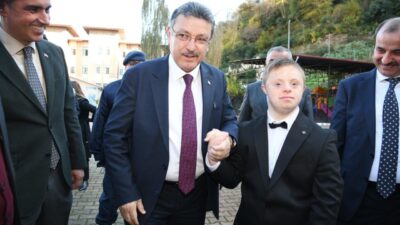Trabzon Büyükşehir Belediye Başkanı Ahmet Metin Genç, özel gereksinimli bireylerin