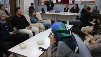 Diyarbakır’ın Bağlar ilçesindeki Fatih İlkokulu'nda, Genç Yeşilay ve Genç Kızılay