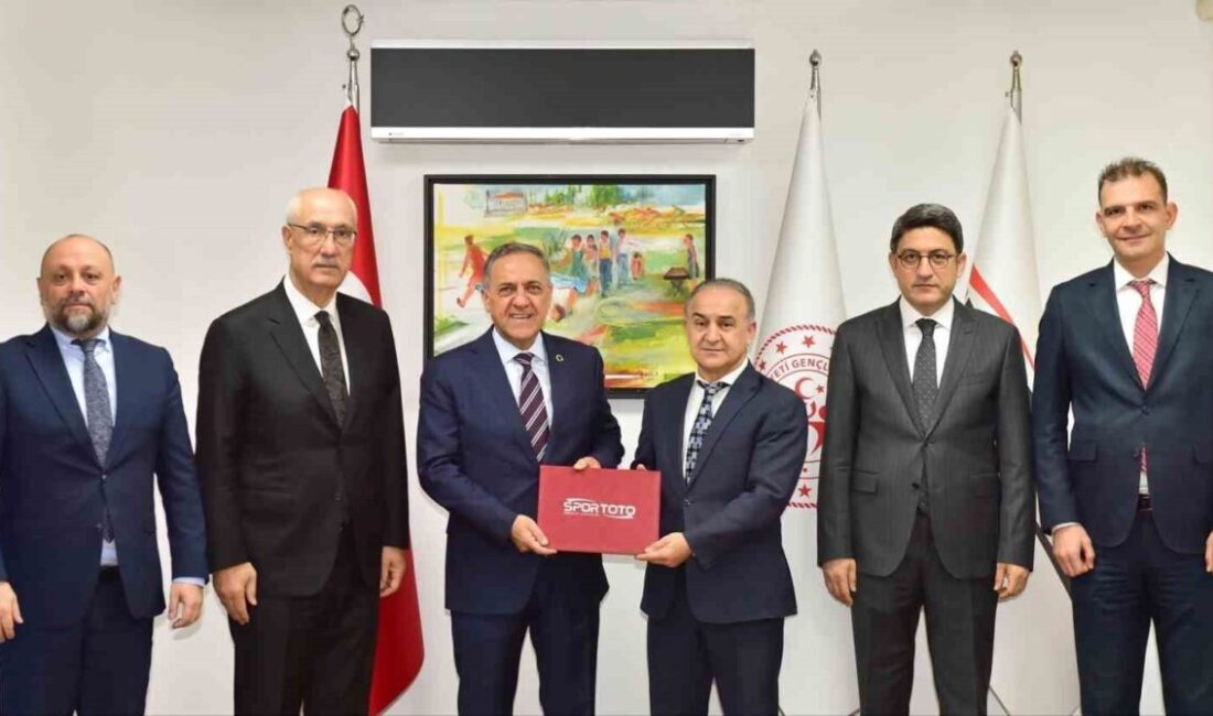 Bingöl’ün Genç ilçesine yapılacak modern spor salonu için yatırım protokolü imzalandı Bingöl’ün Genç ilçesinde 750 seyirci kapasiteli Kapalı Spor Salonu için