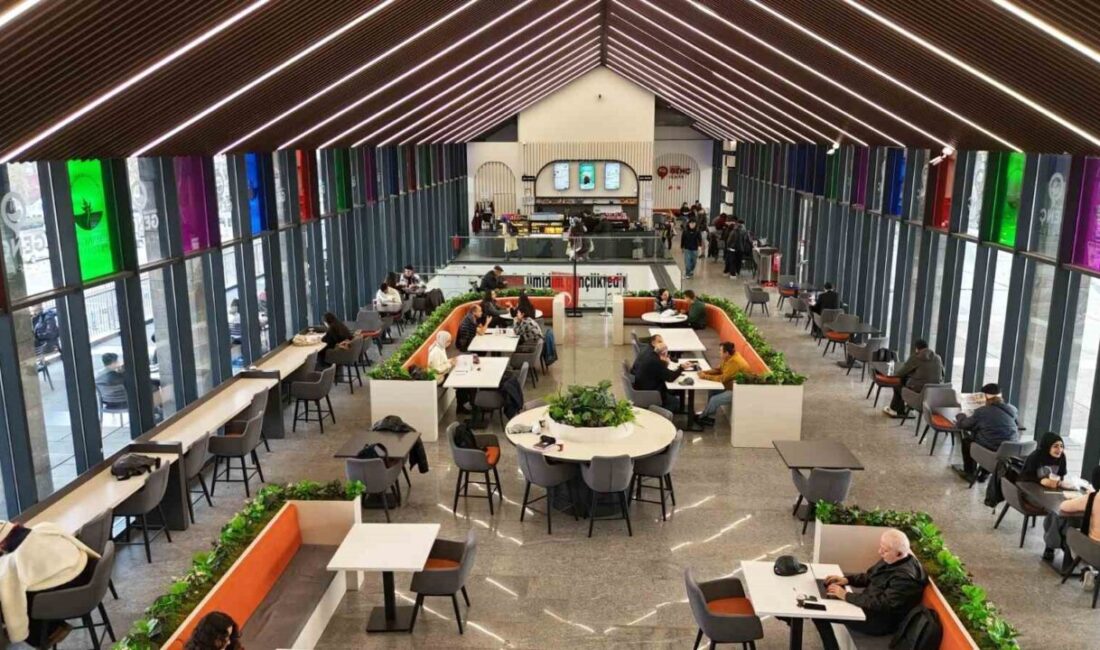 Osmangazi Belediyesi, 2024 Temmuz'da açılan Genç Kafe'lerle Bursalıların ilgisini çekti.