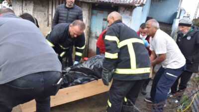 Giresun'un Görele ilçesinde Aydınlıkevler Mahallesi'ndeki bir evde çıkan yangında 83
