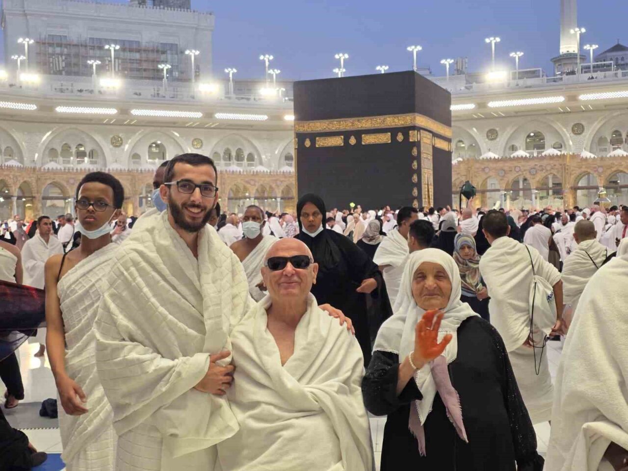 Görme engelli 67 yaşındaki Ramazan Çağlar ve 80 yaşındaki Nuriye