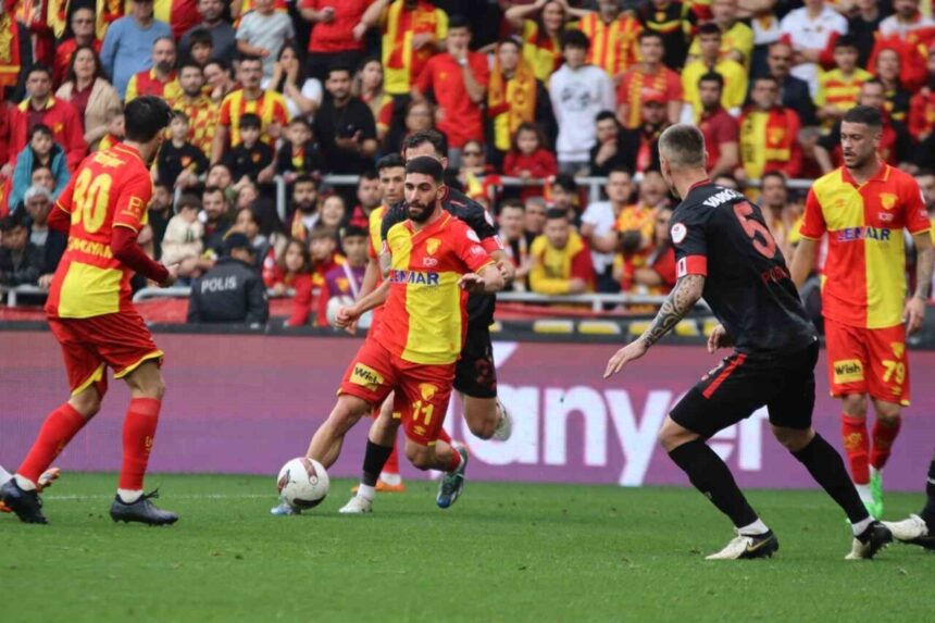 Göztepe’nin 29 yaşındaki orta saha oyuncusu Ahmed Ildız’ın Çorum FK ile transfer görüşmeleri yaptığı öğrenildi.
