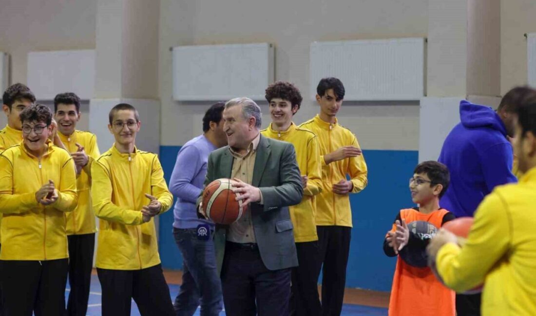 Bakan Osman Aşkın Bak: GSB Spor Okulları ile 1.8 Milyon Çocuk ve Genç Spordan Faydalanıyor Gençlik ve Spor Bakanı Osman Aşkın Bak, GSB Spor Okulları