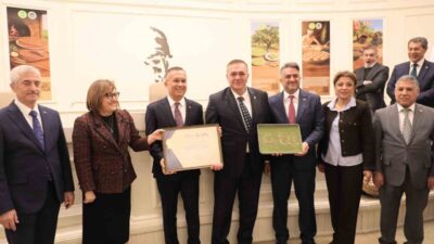 Gaziantep Ticaret Borsası, kentin kültürel mirasına katkılarından ötürü ödül aldı.