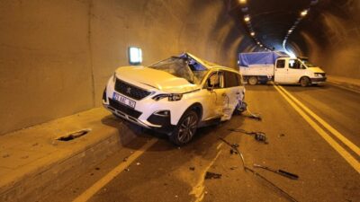 Gümüşhane'de, Özcan Mahallesi'nde meydana gelen ilk kazada 19 yaşındaki M.E.T.