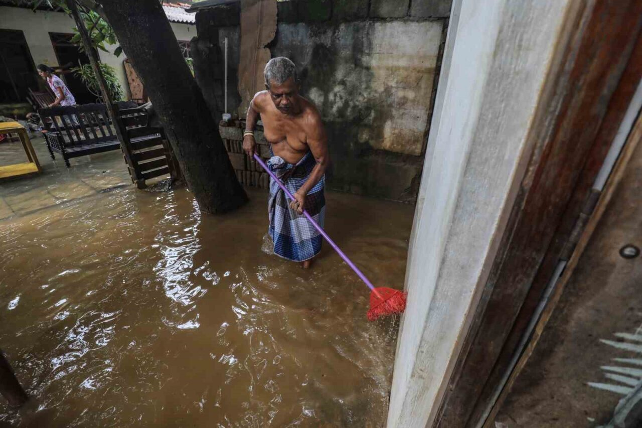 Güney Asya’daki şiddetli yağışlar sonucu can kaybı 1.769’a ulaştı, kayıp sayısı artıyor