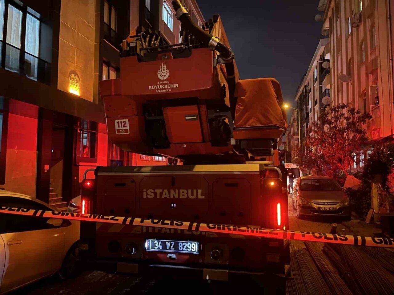İstanbul Güngören'deki bir 6 katlı binanın bodrum katında meydana gelen