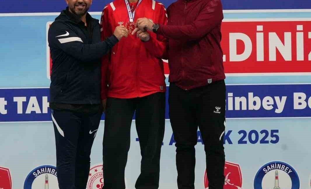 Elmira Yasin, Gaziantep’te Düzenlenen Türkiye Güreş Şampiyonası’nda 76 Kiloda Şampiyonluğu Elde Etti Gaziantep'in Şahinbey ilçesinde yapılan Büyükler Türkiye Güreş Şampiyonası'nda Elmira Yasin,