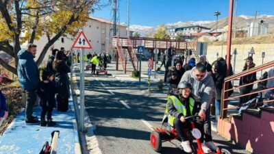Hakkari İl Emniyet Müdürlüğü, özel gereksinimli çocuklar için ‘Çocuk Trafik
